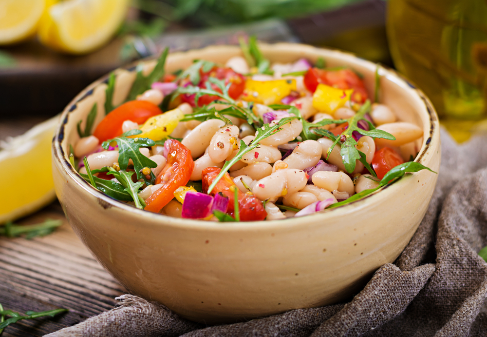 Insalata con Fagioli rucola e pomodori