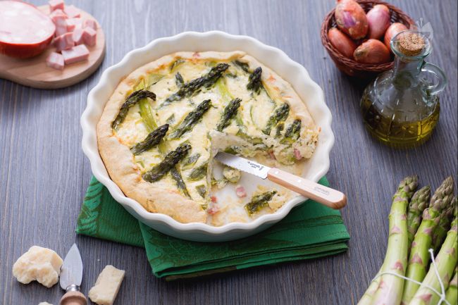 Torta salata agli asparagi Nova e mortadella